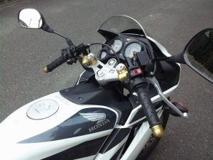 バイクのハンドルにはどんな種類があるの 基礎知識をまとめました バイクのハンドルにはどんな種類があるの 基礎知識をまとめました